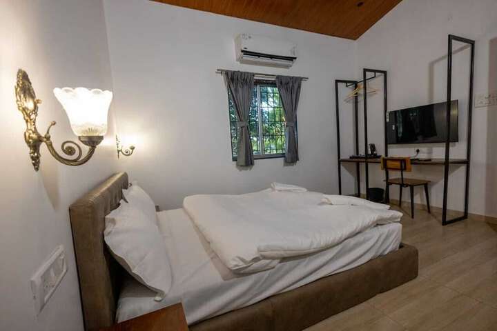 Room 9 of 61
