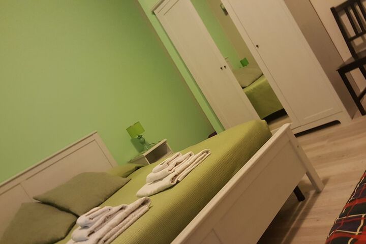 Room 32 of 81