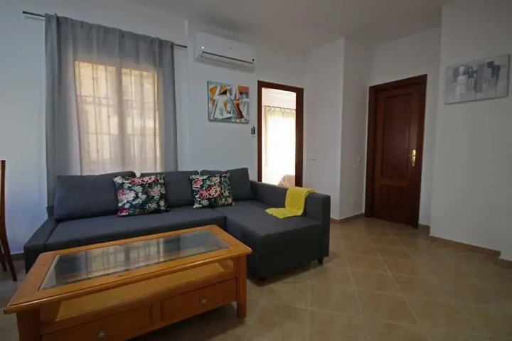 Room 5 of 12