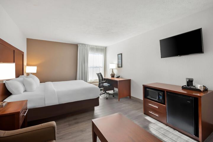 Room 48 of 80