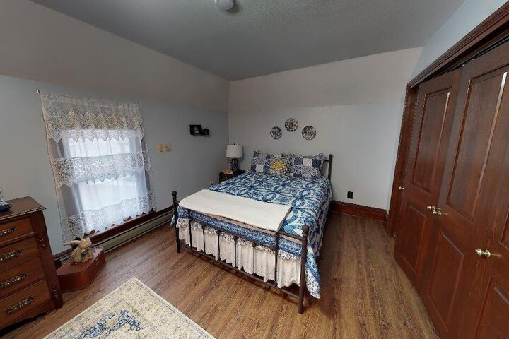 Room 17 of 49