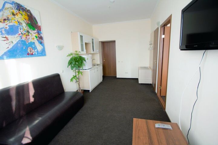 Room 13 of 36
