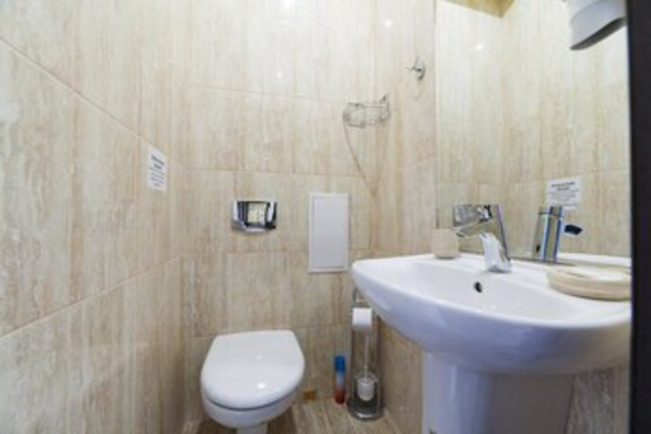 Room 4 of 48