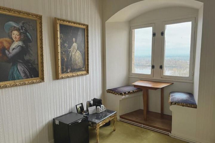 Room 36 of 75