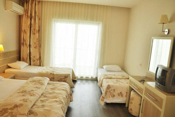 Hotel 4 of 10