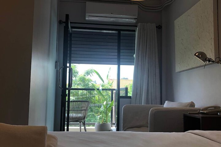 Room 17 of 49
