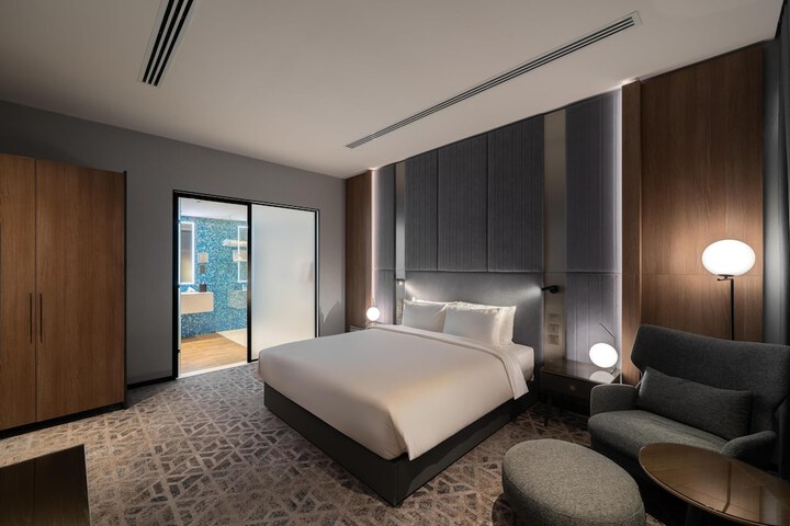 Room 28 of 120