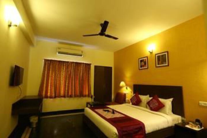 OYO Premium Sri Ramachandra Hospital