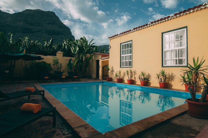 Pool 16 of 30