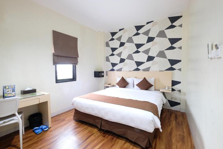 Room 12 of 36