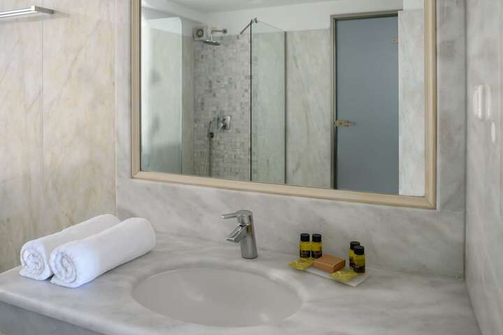 Room 203 of 289