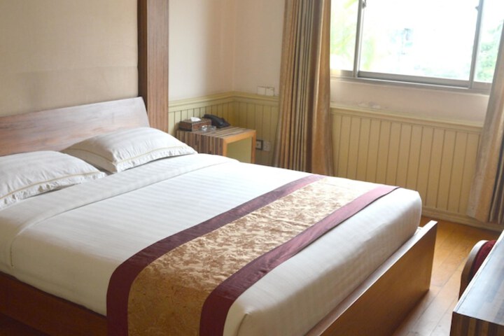 Room 12 of 79