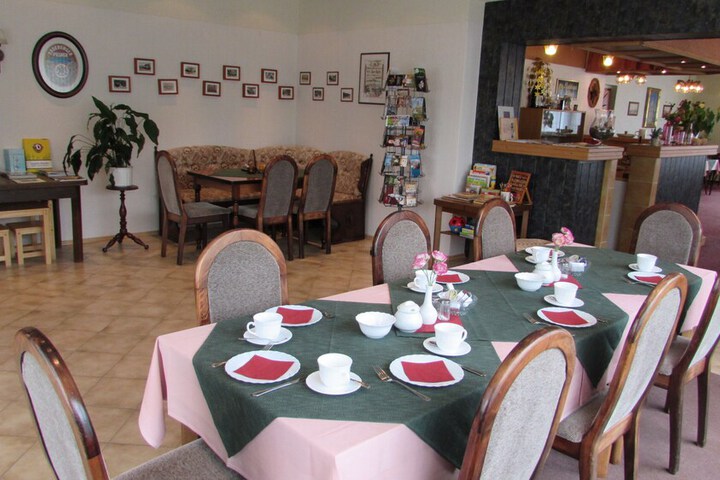 Breakfast/Coffee Service 34 of 65