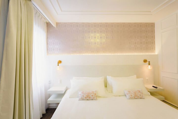 Room 32 of 50