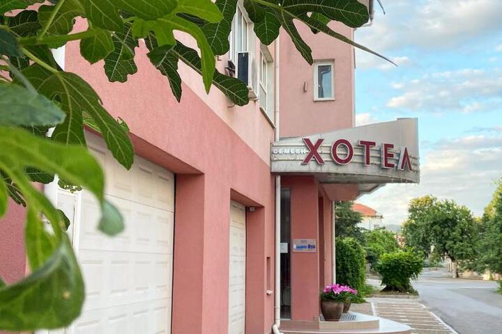 Family Hotel Mania