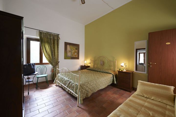 Room 6 of 31