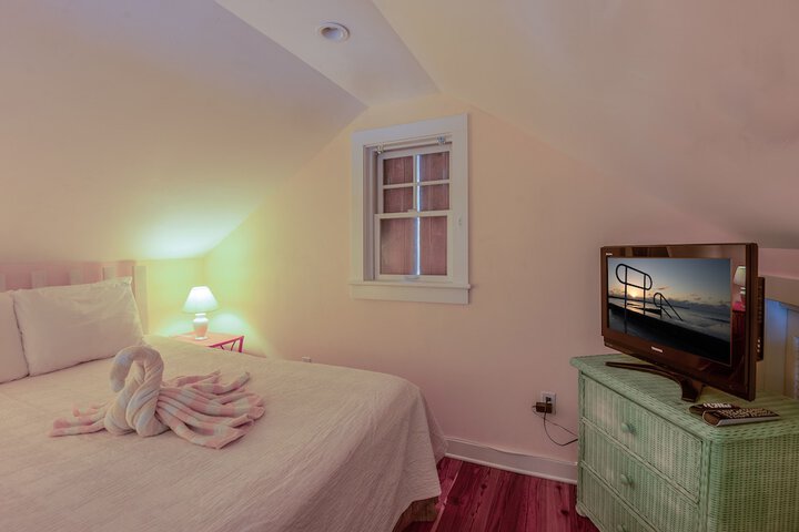 Room 18 of 77