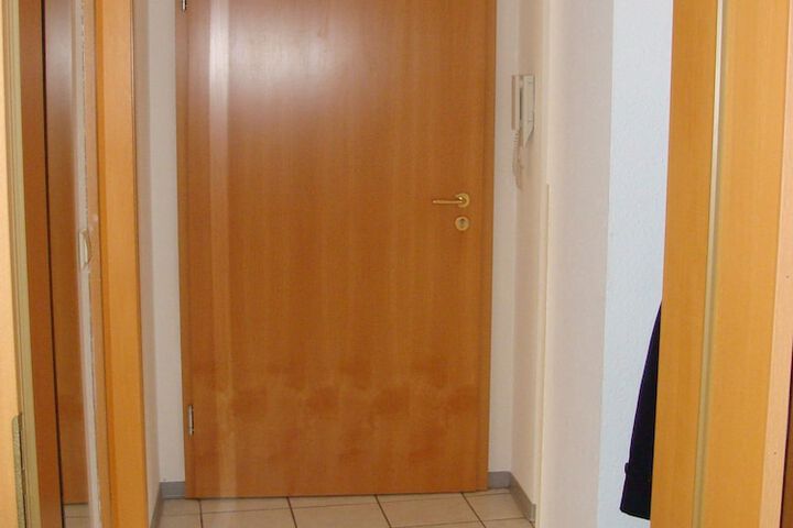 Room 4 of 145
