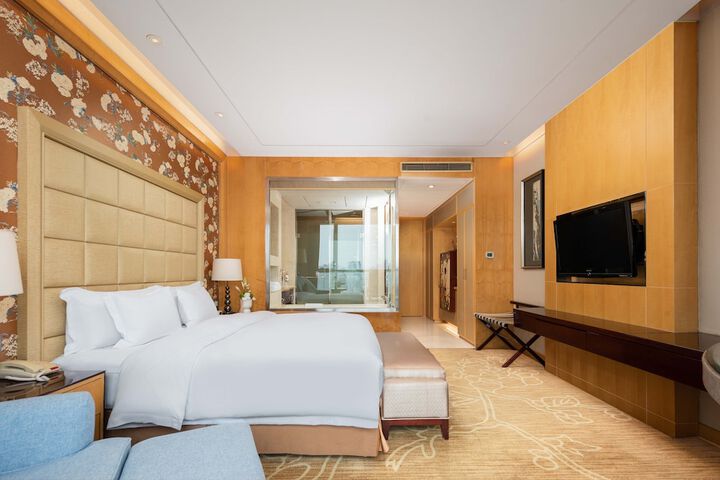 Room 25 of 86