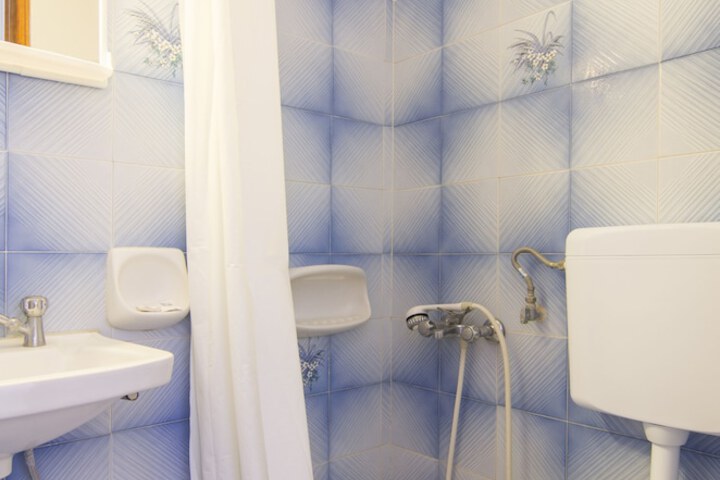 Room 27 of 53