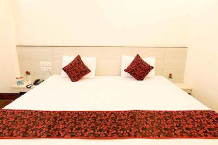 Room 13 of 22