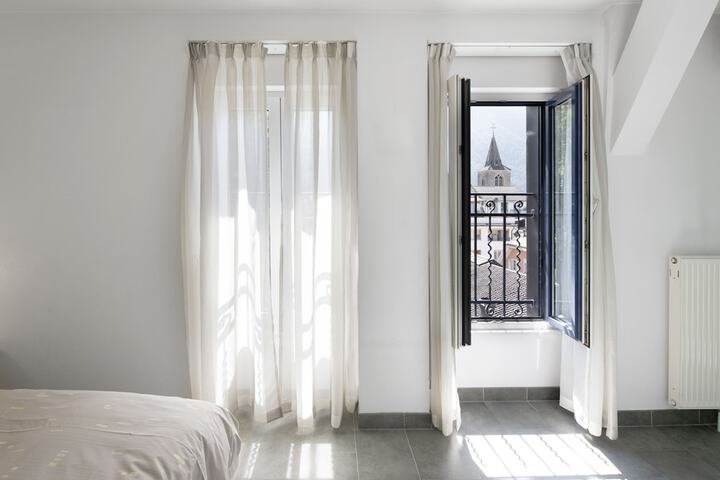 Room 30 of 63