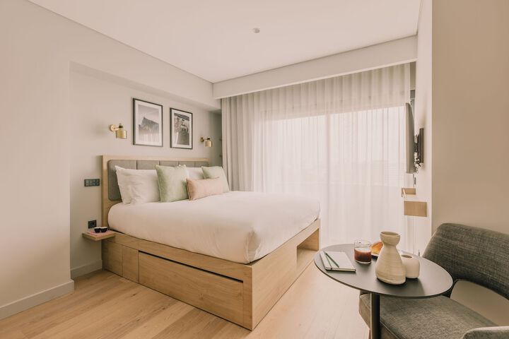 Room 21 of 43