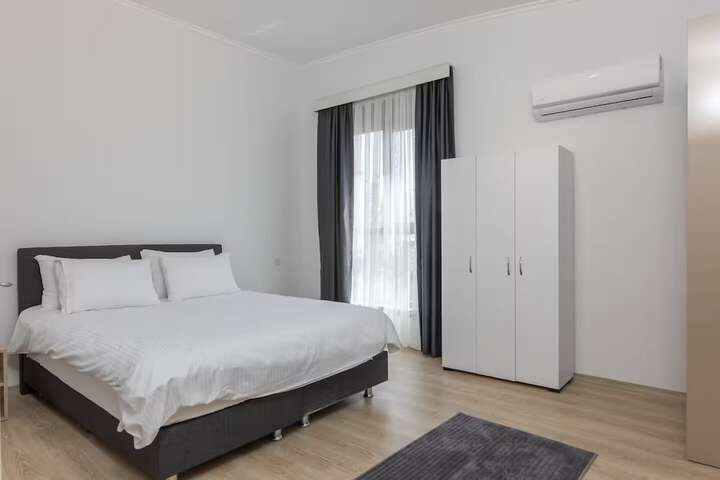Room 3 of 22