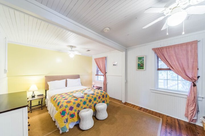 Room 4 of 26