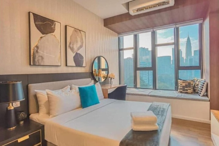 Room 10 of 20