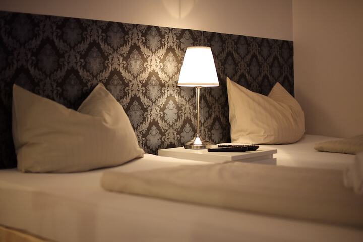 Room 22 of 66
