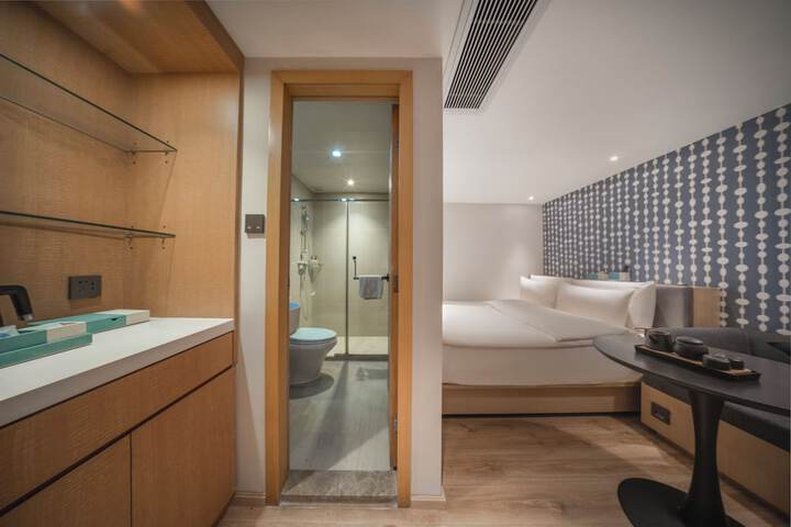 Room 12 of 60