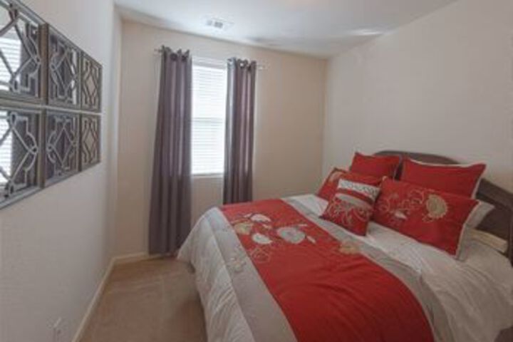 Room 12 of 32