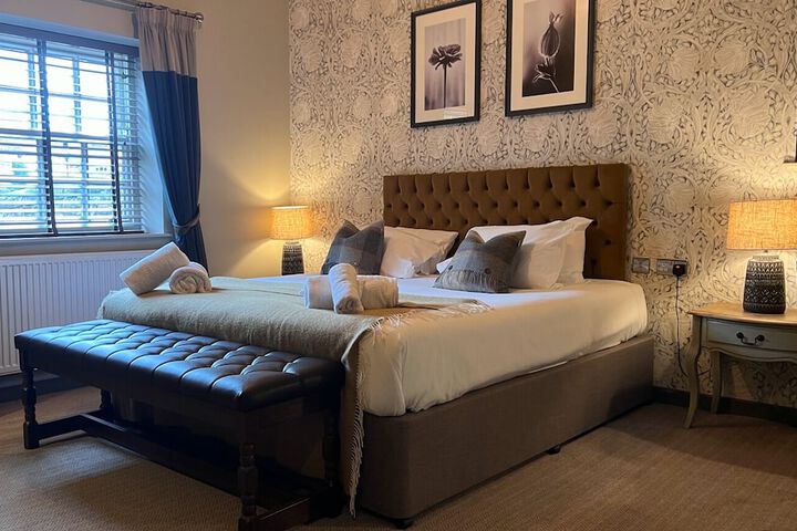 Room 3 of 83