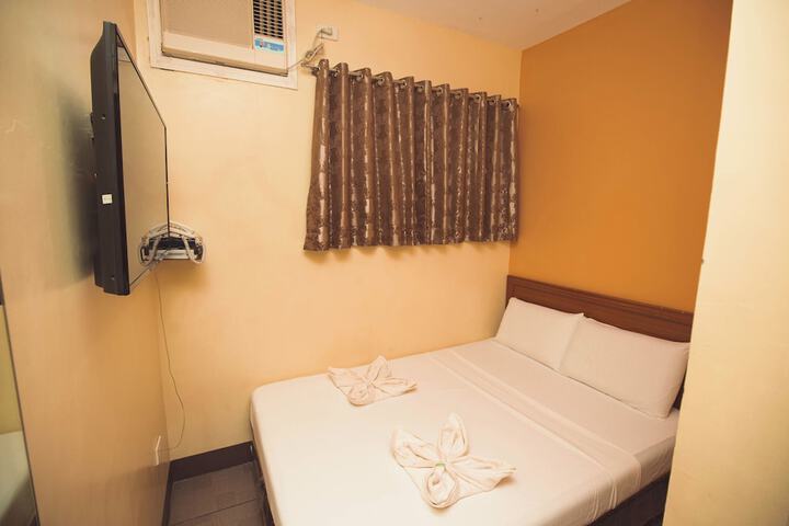 Room 5 of 23