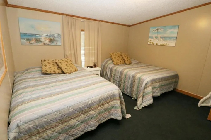 Room 2 of 6