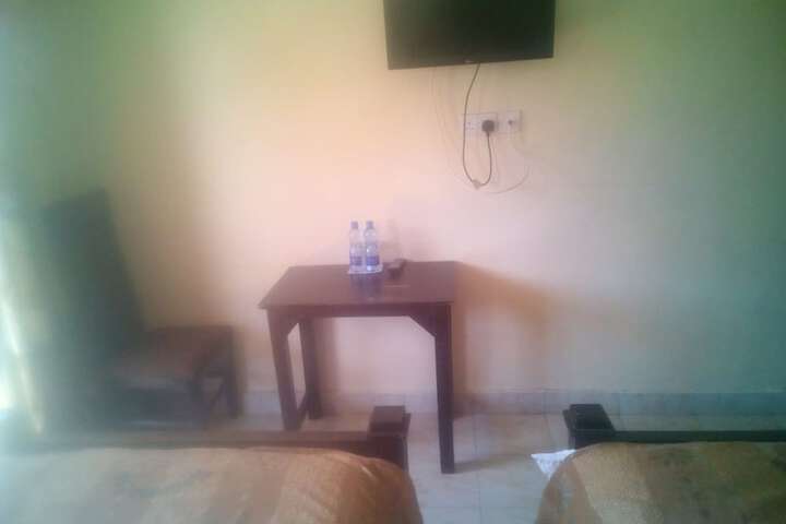 Room 13 of 18