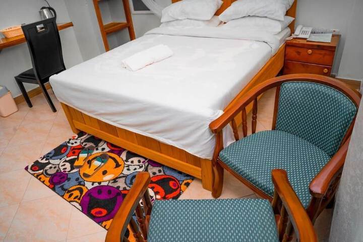 Room 4 of 43