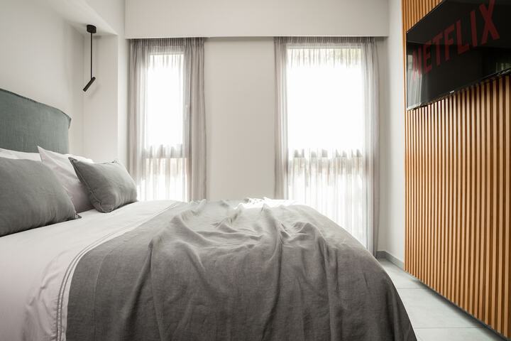 Room 20 of 102