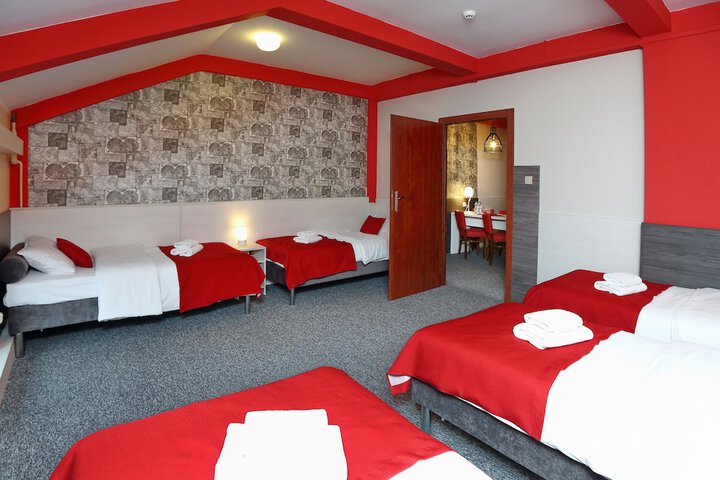 Room 13 of 39