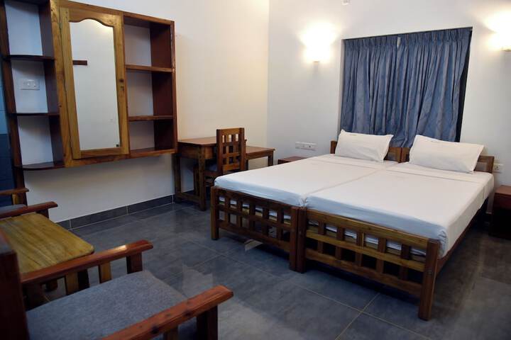 Room 9 of 20