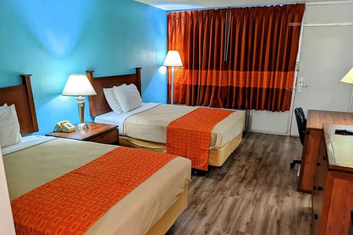 2 Double Beds (1 of 4)