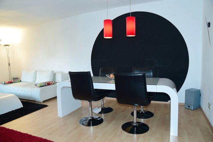 Room 5 of 37