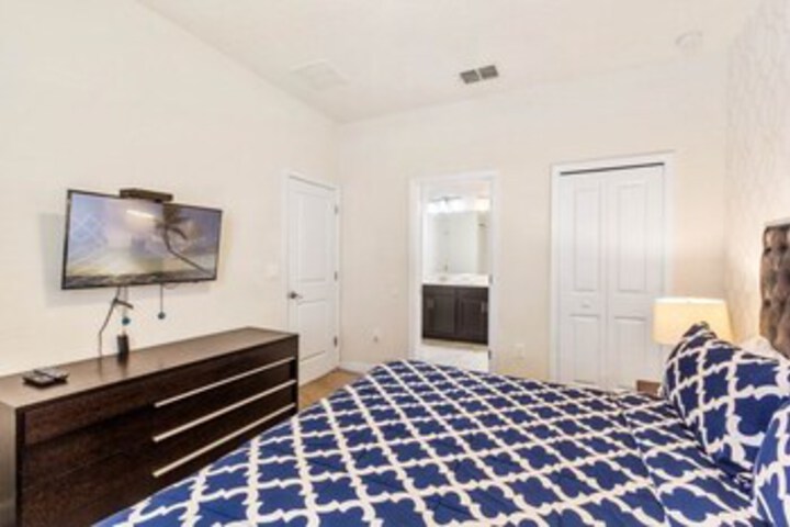 Room 22 of 216