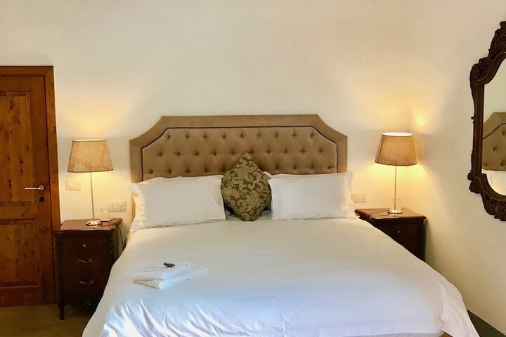 Room 7 of 33