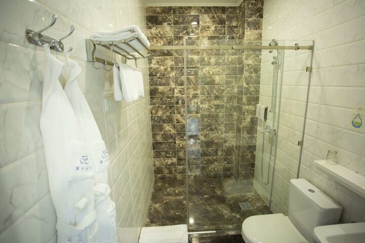 Room 72 of 119