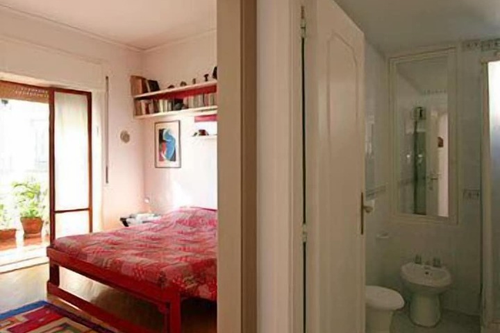 Room 6 of 42