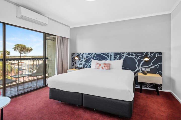 Room 3 of 28