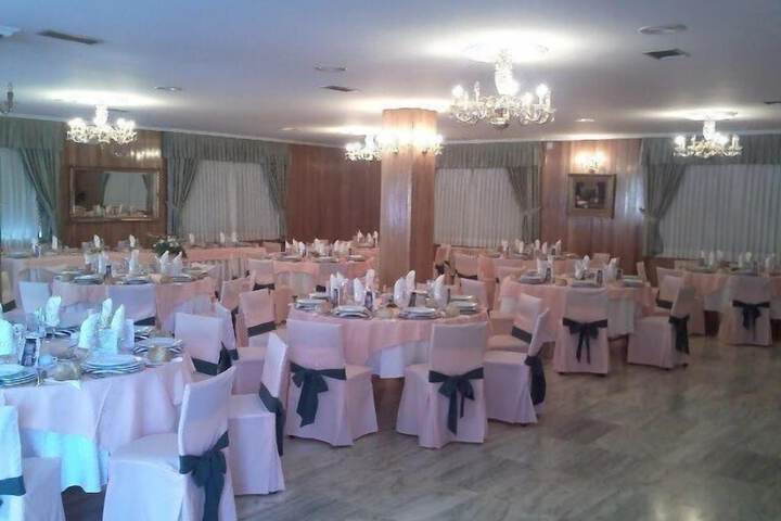 Ballroom/Hall 49 of 66