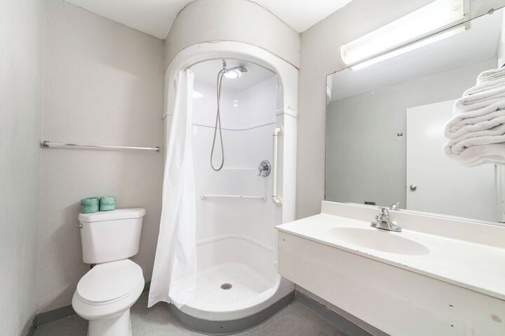 Room 9 of 14